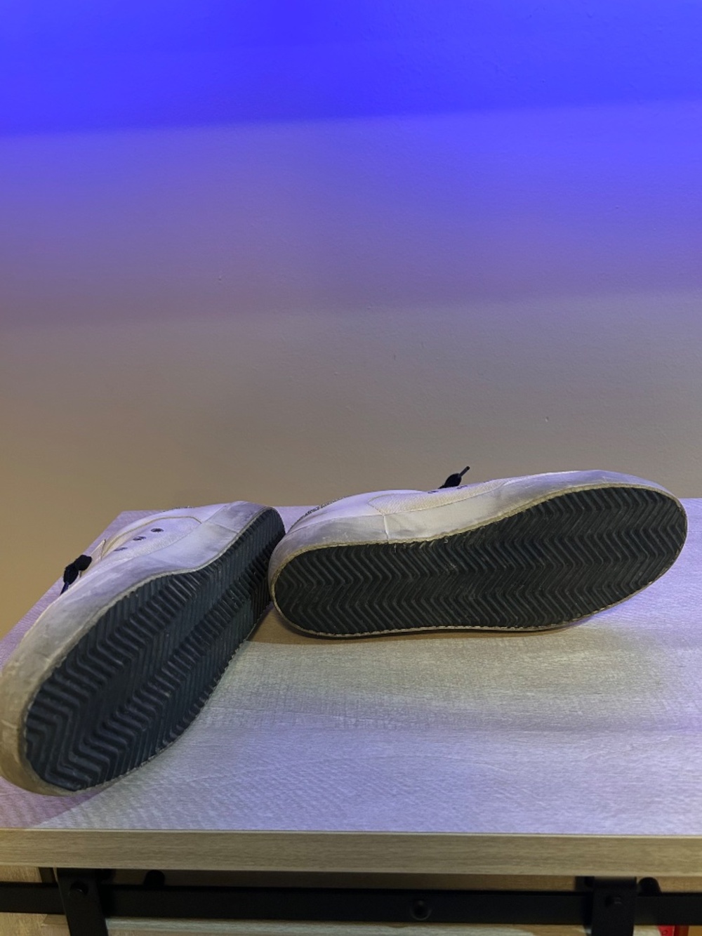 Golden Goose SuperStar Sneakers - Picture 5 of 5